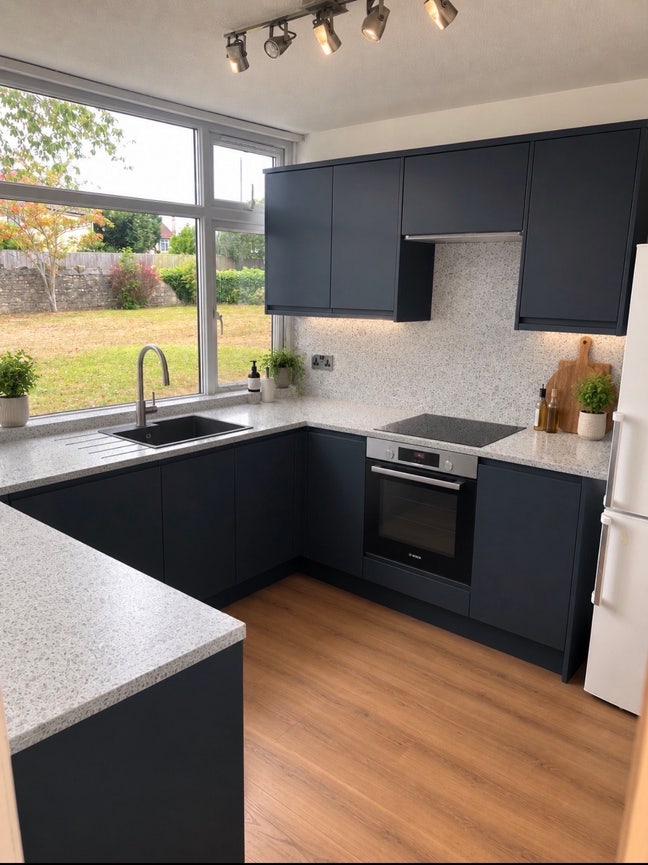 2 bedroom flat  Main Photo