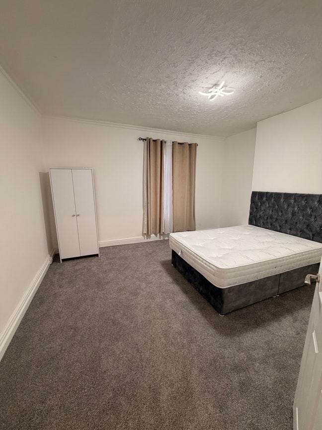 1 room to rent  Main Photo