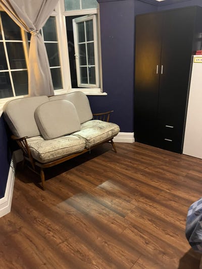 🏠 Furnished Studio Flat to Let – London N9 Main Photo