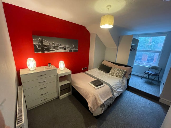 Lovely Double with en-Suite Main Photo