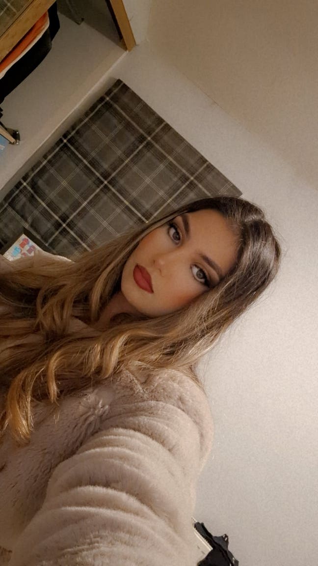 double ensuite room wanted for female aged 21 Main Photo