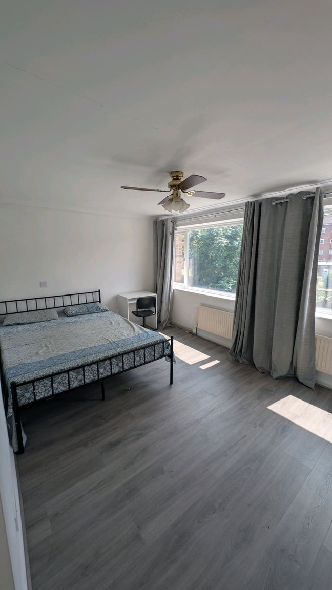 Fully furnished Double  Bedroom  for  female Main Photo
