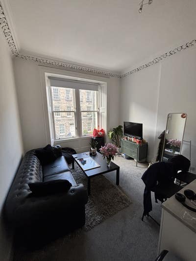 Room for Rent in Newington Main Photo