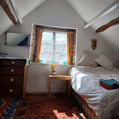Spacious bedroom in cottage  Main Photo