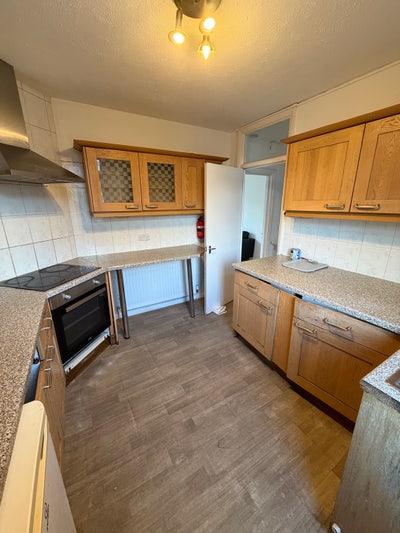 Large 3 bed flat Winchmore hill &pound;2,075 Main Photo