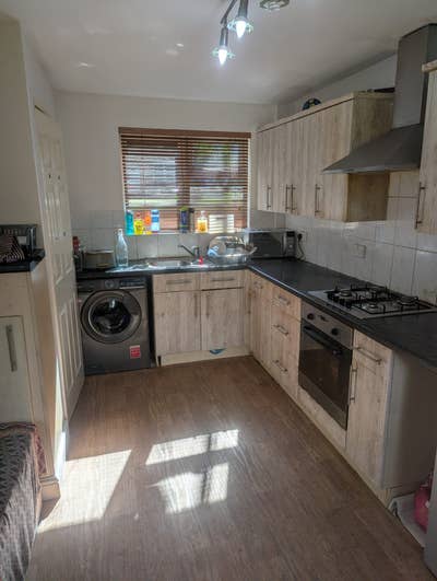 Room available - All Bills Included  Main Photo