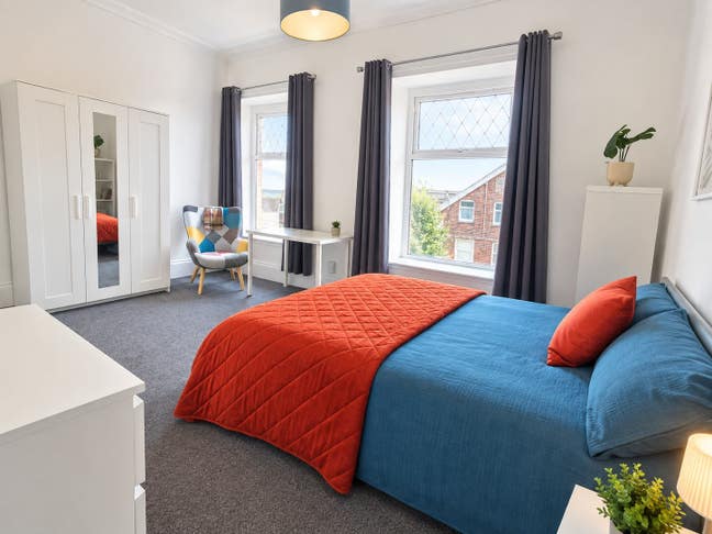 Modern Student Room | Bills Inc | Upland ❤️ Main Photo