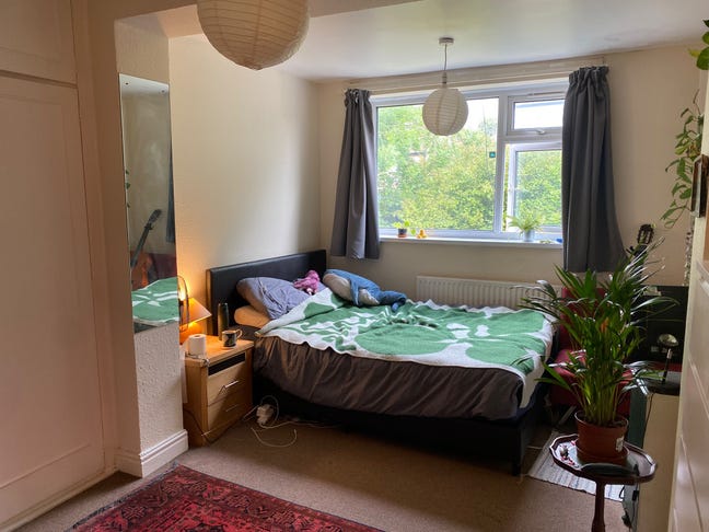 Double Room Available to Sublet Main Photo