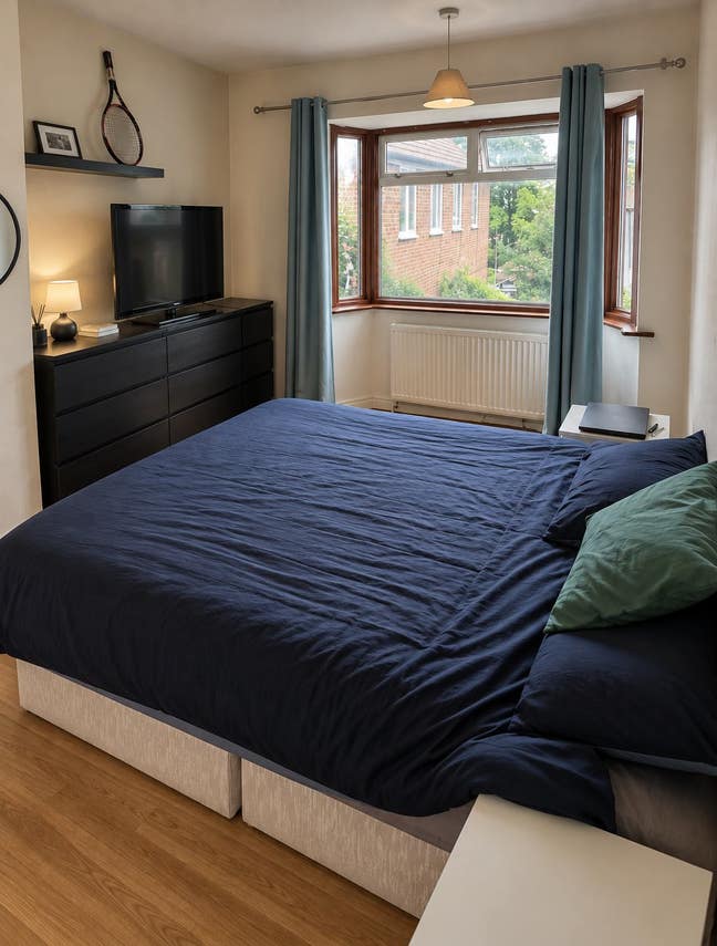 Double bedroom in Acton with bills  Main Photo