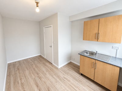 DSS - Self-Contained Studio Flat in Enfield N18 Main Photo