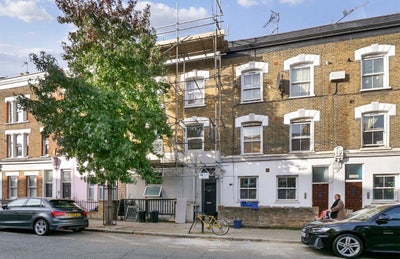 3 girls looking for a 4th in lower clapton!  Main Photo