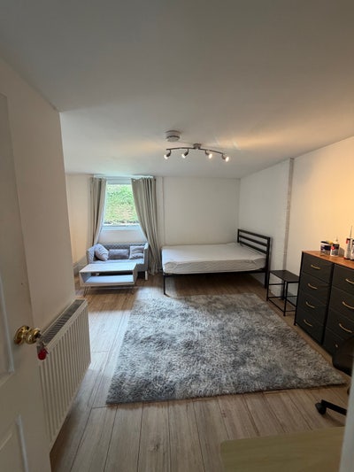 Large double Headington available 18th Sept   Main Photo
