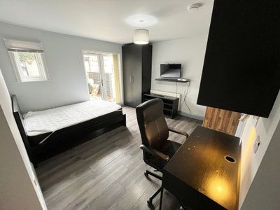 Ensuite  -  225  Welford  Road,  Leicester,  LE2 Main Photo