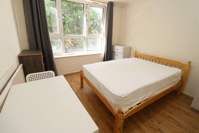 Cheap Rooms 2 Minutes from Station! Move in Asap Main Photo