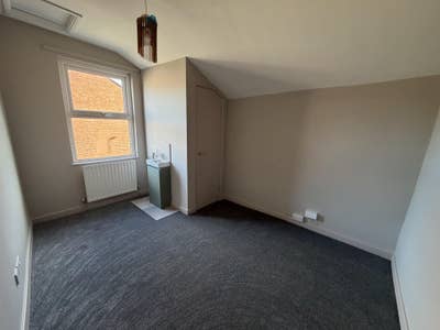 Newly Refurbished Single Room Main Photo