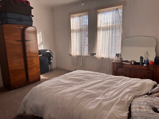 Rooms available  Main Photo