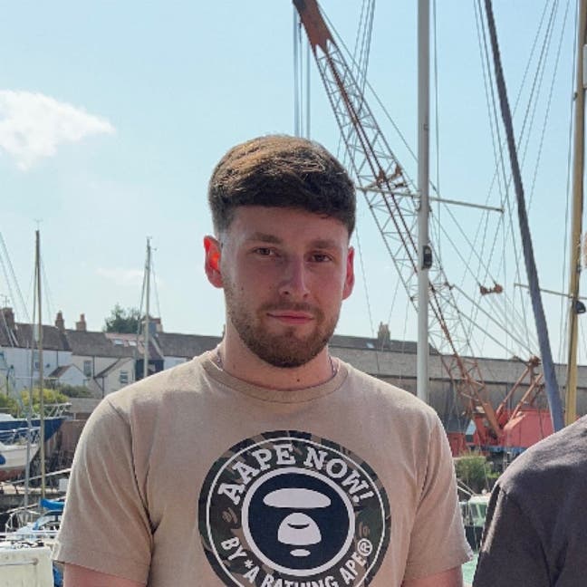 25 Year Old Professional  Main Photo
