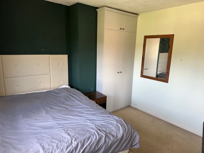 Double room in quiet family home to rent  Main Photo