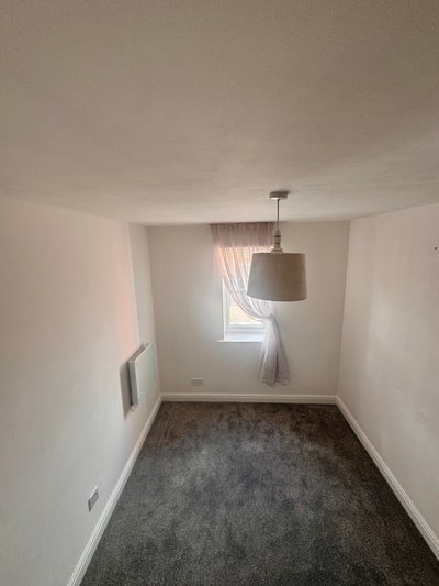 Double room close to kingston & Norbiton stations Main Photo