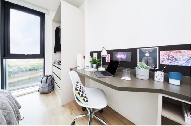 Room at New Bagot  Main Photo