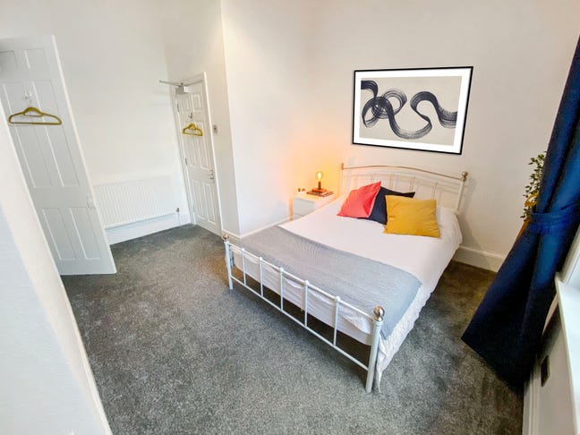 * Available 1st Nov * Preston Train Station* Main Photo