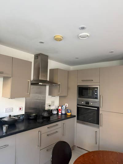 Furnished Double Room in 2BHK – Ben Jonson Road, E Main Photo