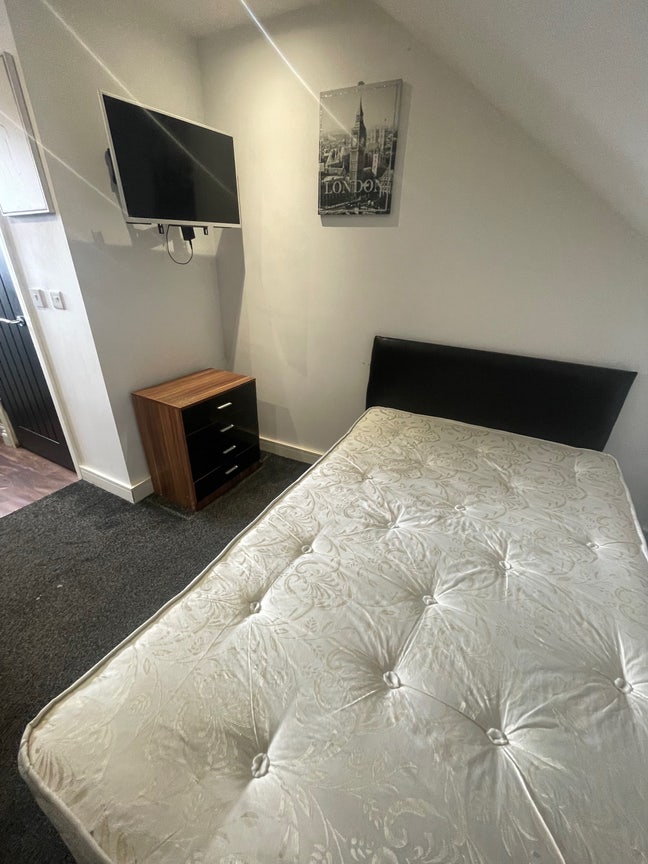  Luxurious Studio Apartments Located in Foleshill Main Photo