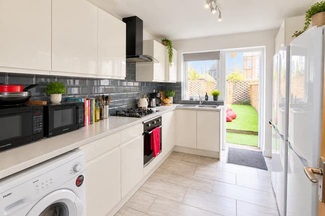 Excellent Condition House *Vacant Double Room*  Main Photo