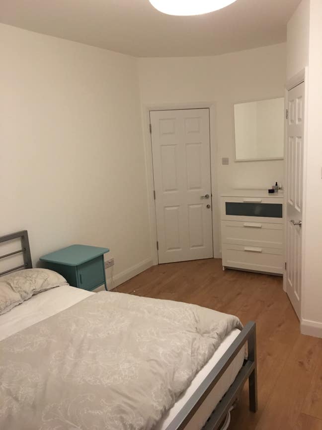 Bright & Spacious Professional Houseshare in Epsom Main Photo