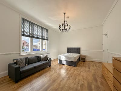 Sweet Affordable Room Ina New Home Ready Now !  Main Photo