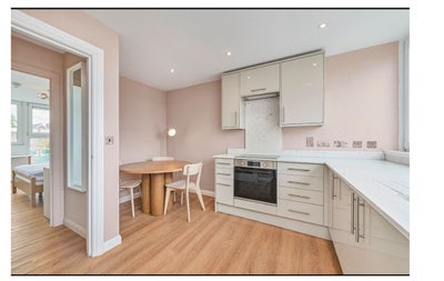 Halsmere Road 🏡 Main Photo