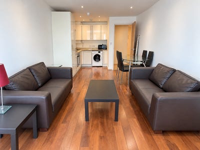 Spacious 2-Bed/2-Bath Flat (2Nd Floor)with Balcony Main Photo