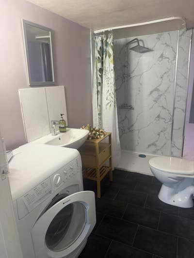 Studio Flats for Rent in East Molesey Main Photo