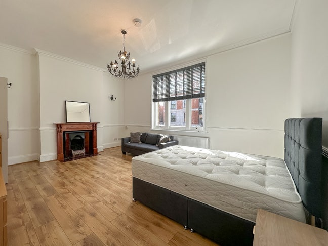 Double Room Available ,3 min  Kentish Town Station Main Photo