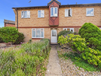 Bright Two-Bedroom Home with Conservatory & Garden Main Photo