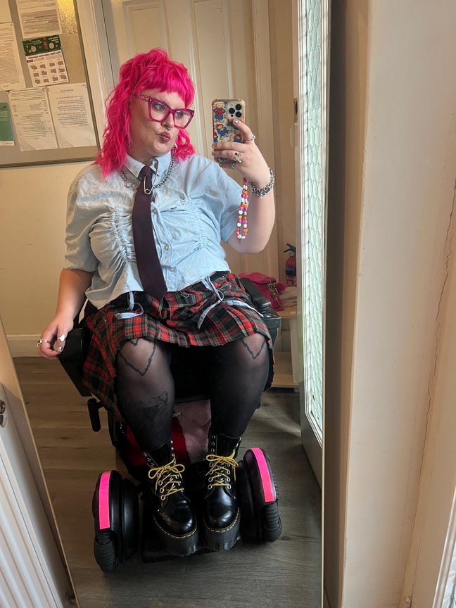 Disabled Artist Looking For A Flatmate  Main Photo