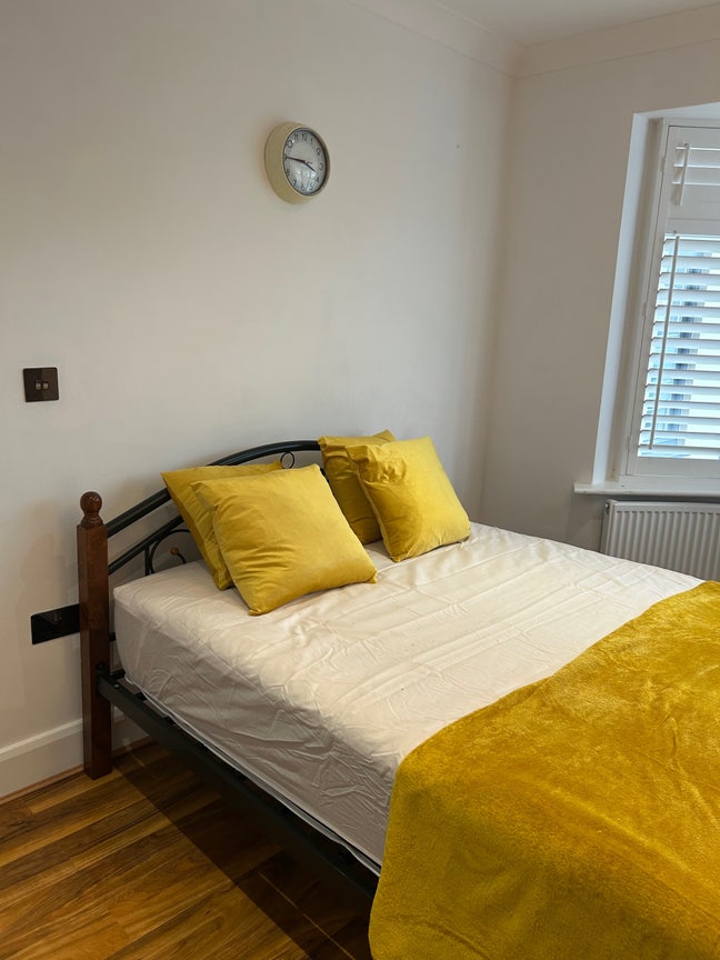 Double room, 12 min walk to south harrow station Main Photo