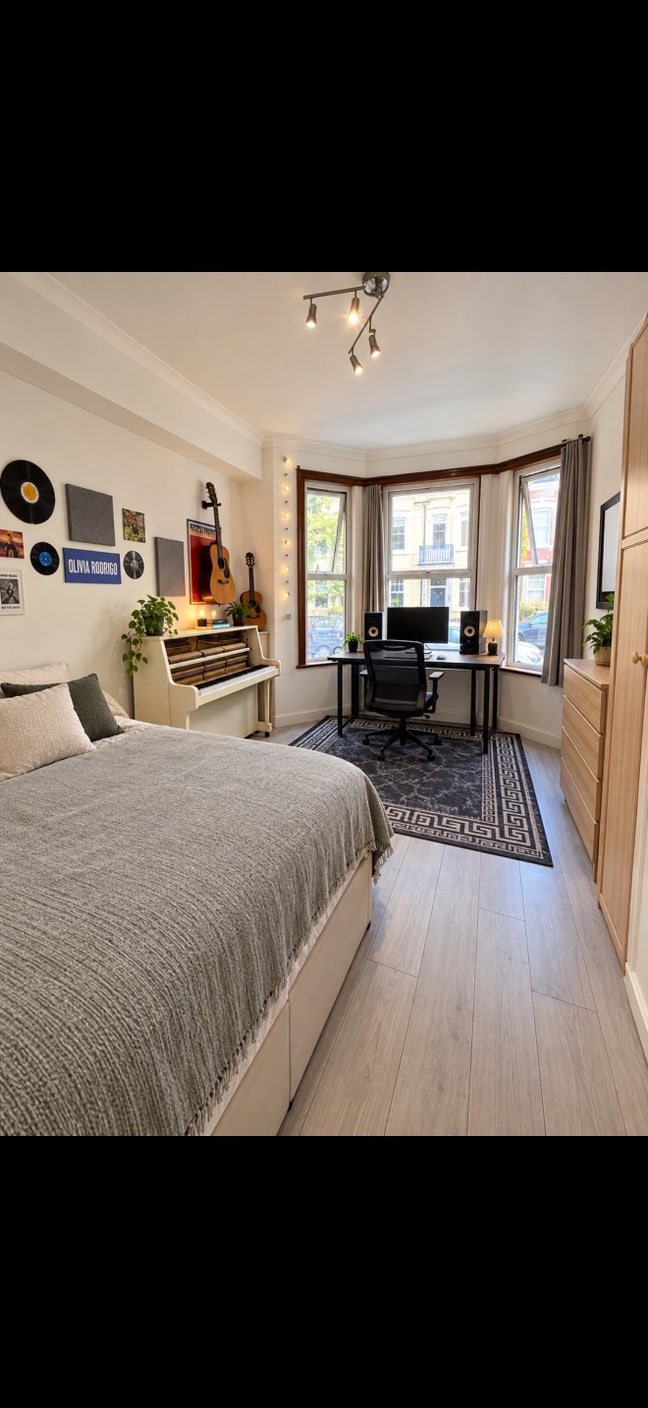 Spacious Double Room – Manor House / Turnpike Lane Main Photo