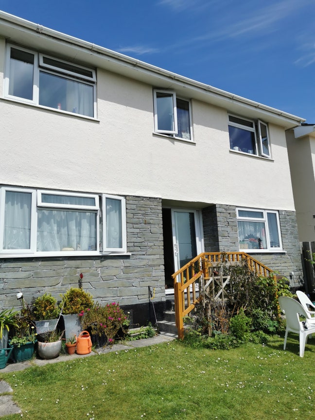 Comfortable double room available  Main Photo