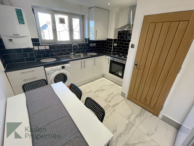 Rent Inc All Bills 5 Bedroom 2 Wcs NW1 Regent Park Main Photo