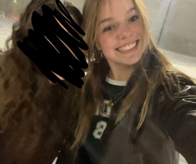 Looking for flatshare or someone to find a flat wi Main Photo