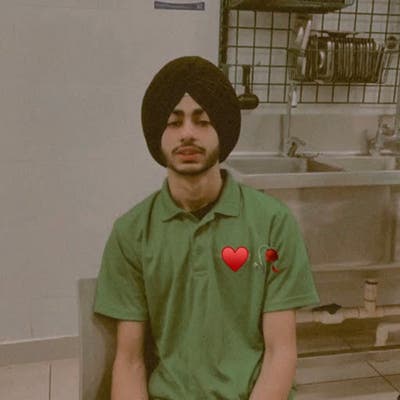 23 year old Male seeks a single or double room Main Photo
