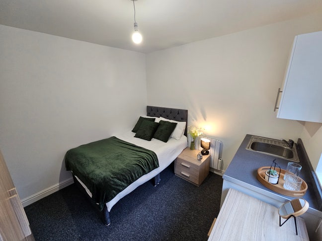🌲👏Double En-Suite Rooms - Town Centre🌲👏 Main Photo