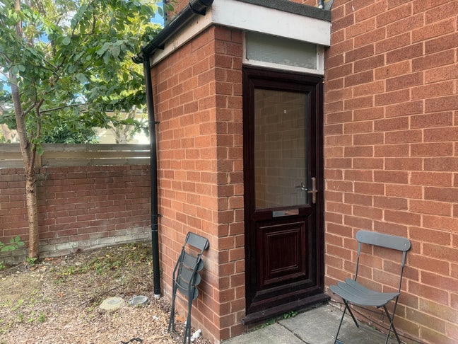 Lovely 3 bed in Clapton Main Photo