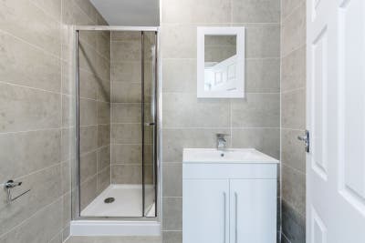 🌾 Lovely En-Suite Double Room in TW5 🌾 Main Photo