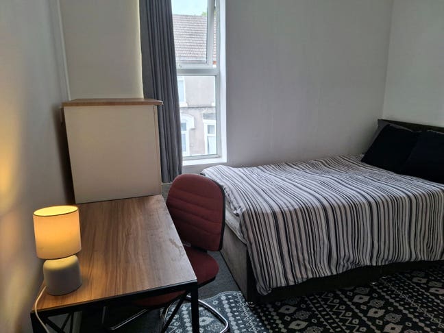 One Double Room by Football Ground  Main Photo