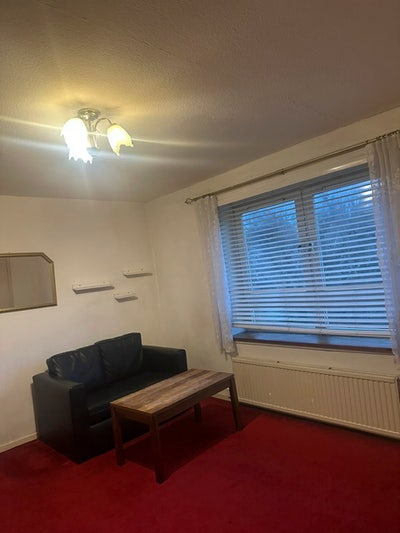 Lovely 1 bedroom ground floor flat for rent Main Photo