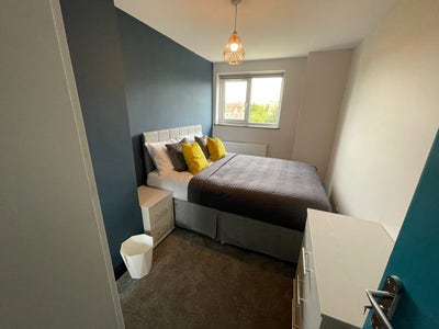 Double Room near Cycle Path - &pound;50 Off First Month Main Photo