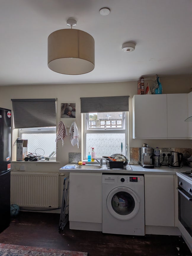 Single room in a shared flat Main Photo