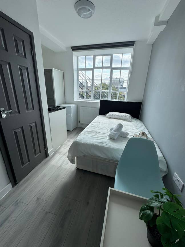 Furnished studio flat in Edgware (HA8) Main Photo